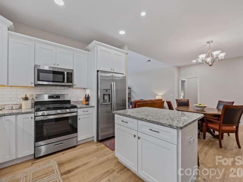 43 Burlington Lane, Fletcher, NC 28732.  MLS# CAR4342774, YatesRealty ID 3168. 