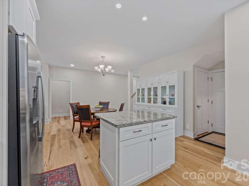 43 Burlington Lane, Fletcher, NC 28732.  MLS# CAR4342774, YatesRealty ID 3168. 