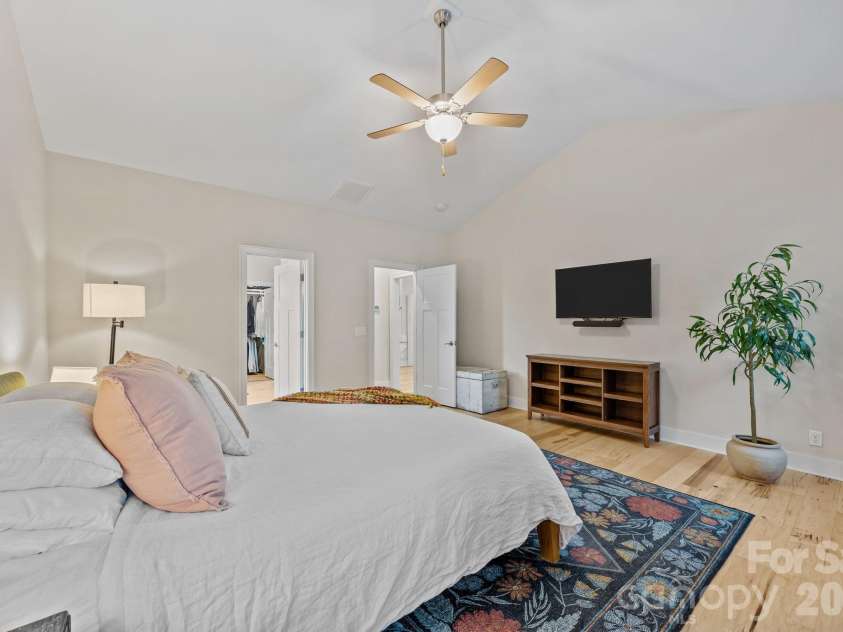 43 Burlington Lane, Fletcher, NC 28732.  MLS# CAR4342774, YatesRealty ID 3168. 