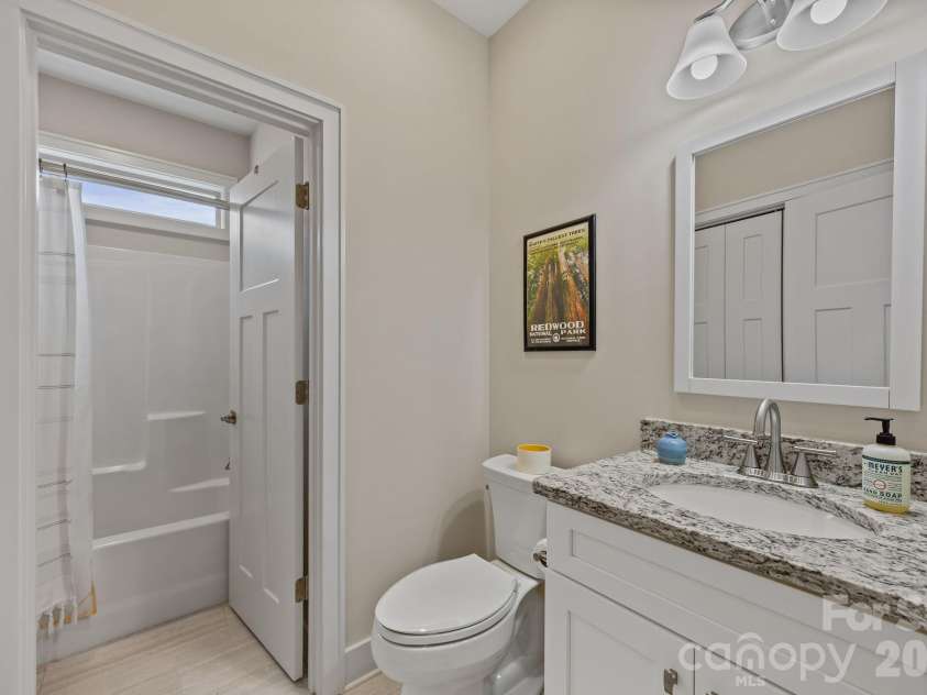 43 Burlington Lane, Fletcher, NC 28732.  MLS# CAR4342774, YatesRealty ID 3168. 