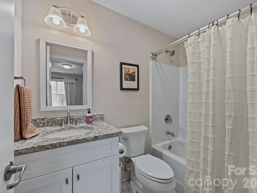 43 Burlington Lane, Fletcher, NC 28732.  MLS# CAR4342774, YatesRealty ID 3168. 