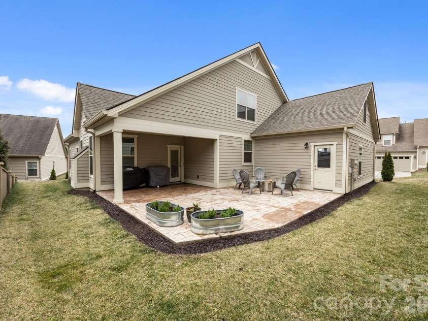43 Burlington Lane, Fletcher, NC 28732.  MLS# CAR4342774, YatesRealty ID 3168. 