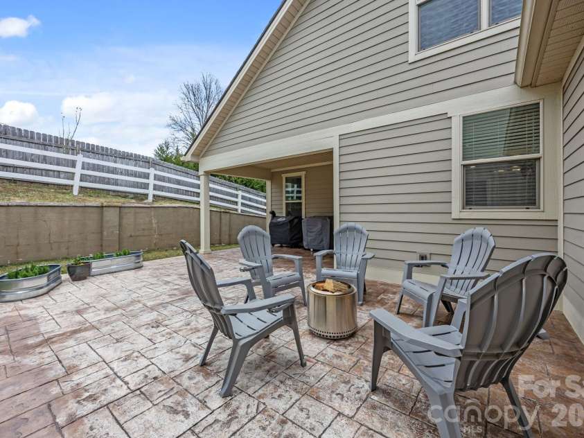 43 Burlington Lane, Fletcher, NC 28732.  MLS# CAR4342774, YatesRealty ID 3168. 