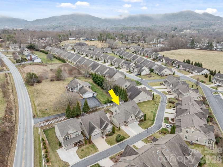 43 Burlington Lane, Fletcher, NC 28732.  MLS# CAR4342774, YatesRealty ID 3168. 