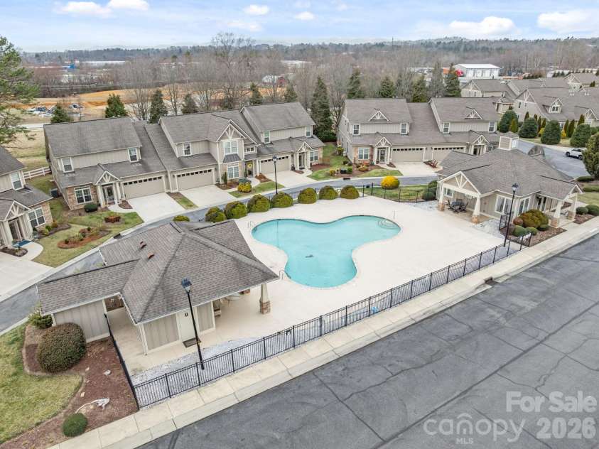 43 Burlington Lane, Fletcher, NC 28732.  MLS# CAR4342774, YatesRealty ID 3168. 