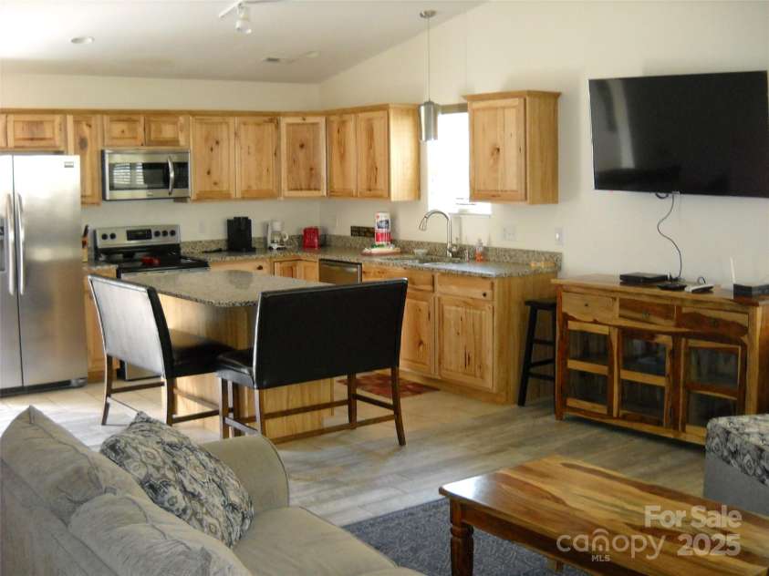 992 Hornet Drive, Whittier, NC 28789.  MLS# CAR4237623, YatesRealty ID 3168. 