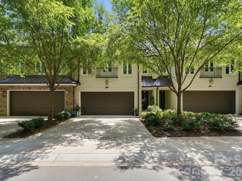 2430 Vail Avenue, Charlotte, NC 28207.  MLS# CAR4394660, YatesRealty ID 31680. 