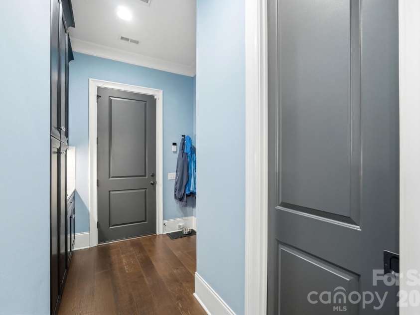 2430 Vail Avenue, Charlotte, NC 28207.  MLS# CAR4394660, YatesRealty ID 31680. 