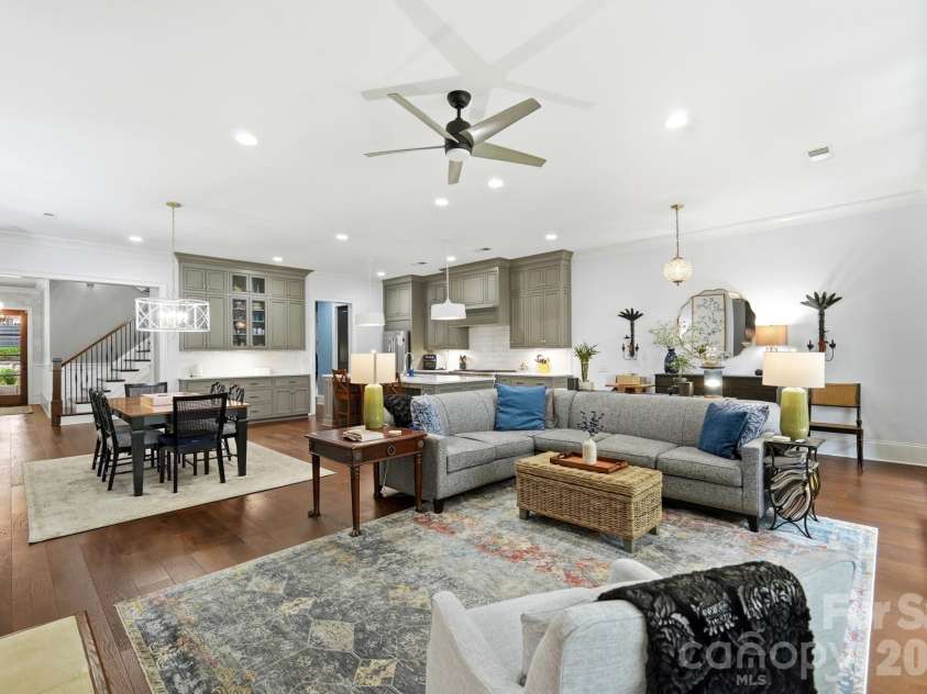 2430 Vail Avenue, Charlotte, NC 28207.  MLS# CAR4394660, YatesRealty ID 31680. 