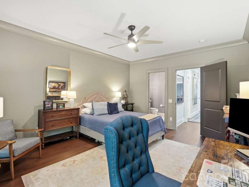 2430 Vail Avenue, Charlotte, NC 28207.  MLS# CAR4394660, YatesRealty ID 31680. 