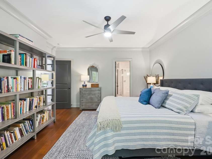 2430 Vail Avenue, Charlotte, NC 28207.  MLS# CAR4394660, YatesRealty ID 31680. 