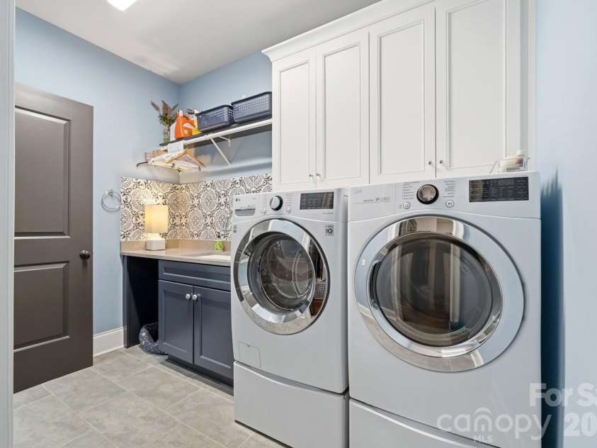2430 Vail Avenue, Charlotte, NC 28207.  MLS# CAR4394660, YatesRealty ID 31680. 