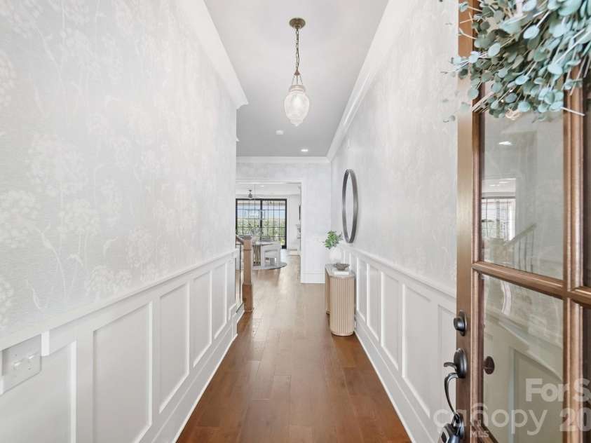 2430 Vail Avenue, Charlotte, NC 28207.  MLS# CAR4394660, YatesRealty ID 31680. 