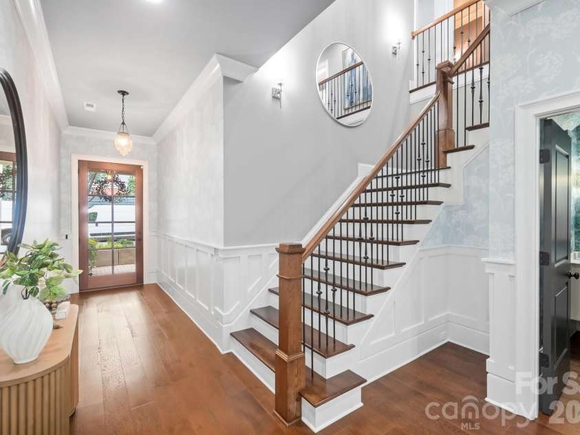 2430 Vail Avenue, Charlotte, NC 28207.  MLS# CAR4394660, YatesRealty ID 31680. 