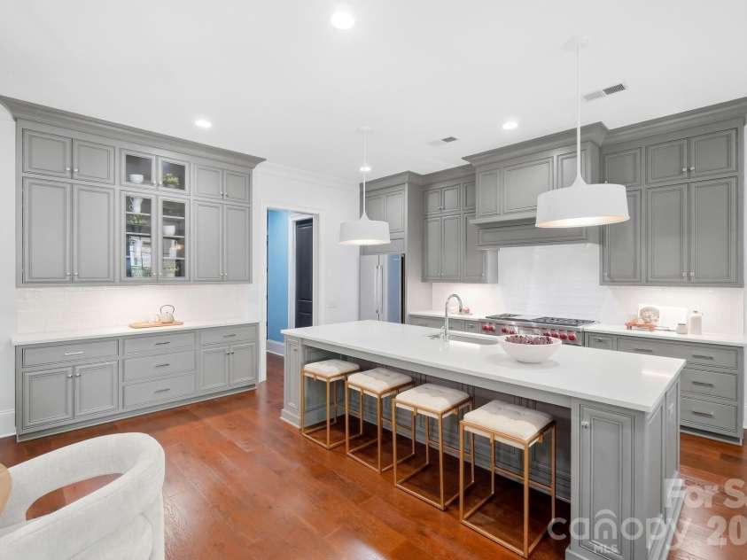 2430 Vail Avenue, Charlotte, NC 28207.  MLS# CAR4394660, YatesRealty ID 31680. 