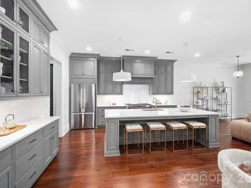 2430 Vail Avenue, Charlotte, NC 28207.  MLS# CAR4394660, YatesRealty ID 31680. 