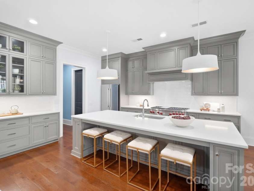 2430 Vail Avenue, Charlotte, NC 28207.  MLS# CAR4394660, YatesRealty ID 31680. 