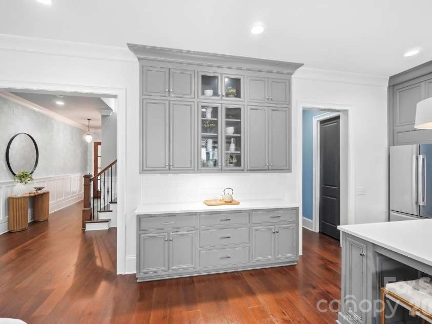 2430 Vail Avenue, Charlotte, NC 28207.  MLS# CAR4394660, YatesRealty ID 31680. 