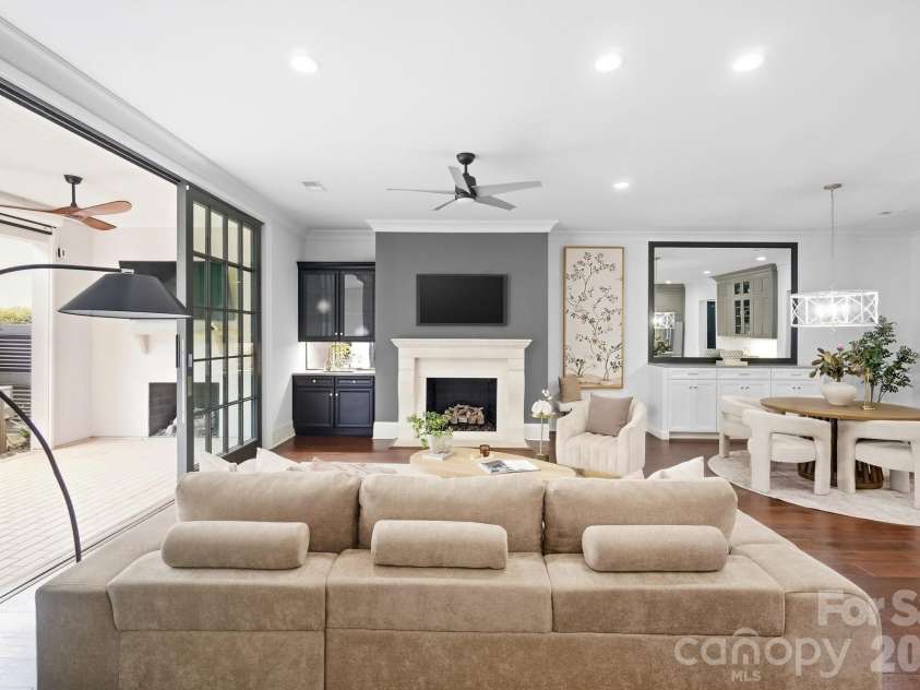 2430 Vail Avenue, Charlotte, NC 28207.  MLS# CAR4394660, YatesRealty ID 31680. 