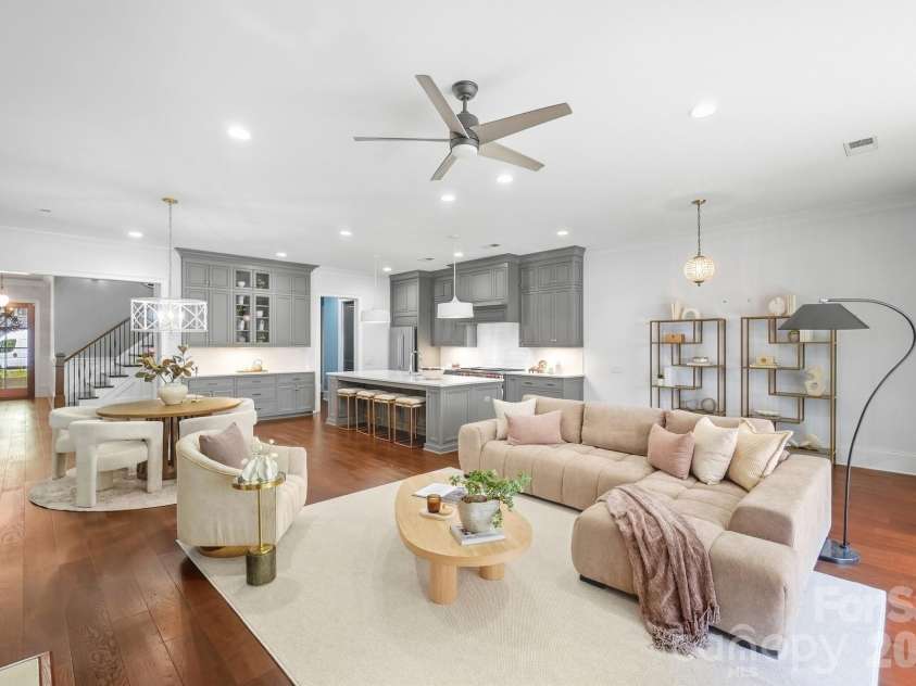 2430 Vail Avenue, Charlotte, NC 28207.  MLS# CAR4394660, YatesRealty ID 31680. 