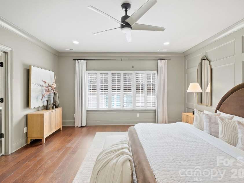 2430 Vail Avenue, Charlotte, NC 28207.  MLS# CAR4394660, YatesRealty ID 31680. 