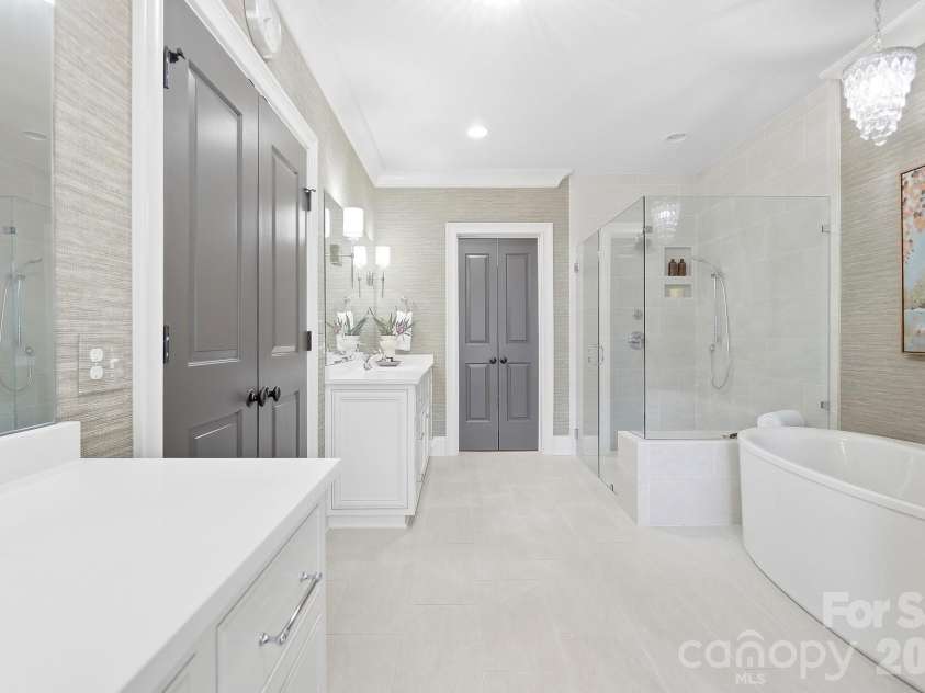 2430 Vail Avenue, Charlotte, NC 28207.  MLS# CAR4394660, YatesRealty ID 31680. 