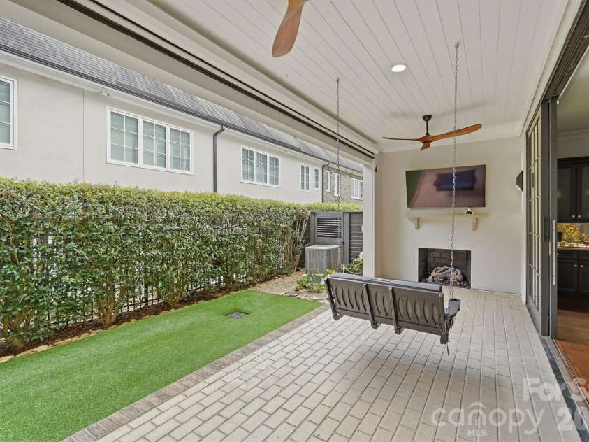 2430 Vail Avenue, Charlotte, NC 28207.  MLS# CAR4394660, YatesRealty ID 31680. 