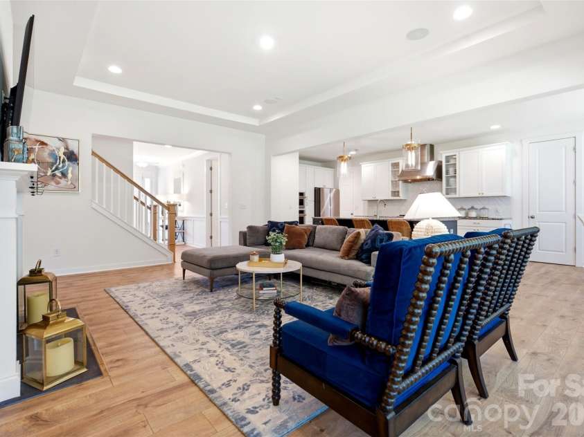 15611 Walnut Hill Drive, Charlotte, NC 28278.  MLS# CAR4393202, YatesRealty ID 31681. 
