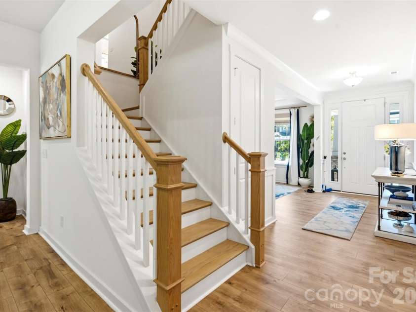 15611 Walnut Hill Drive, Charlotte, NC 28278.  MLS# CAR4393202, YatesRealty ID 31681. 