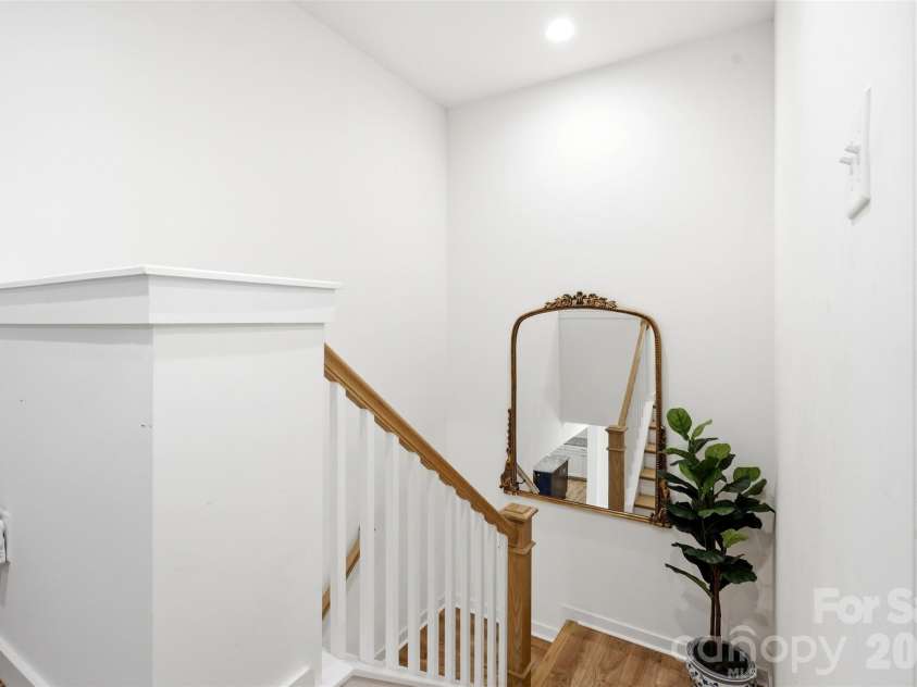 15611 Walnut Hill Drive, Charlotte, NC 28278.  MLS# CAR4393202, YatesRealty ID 31681. 