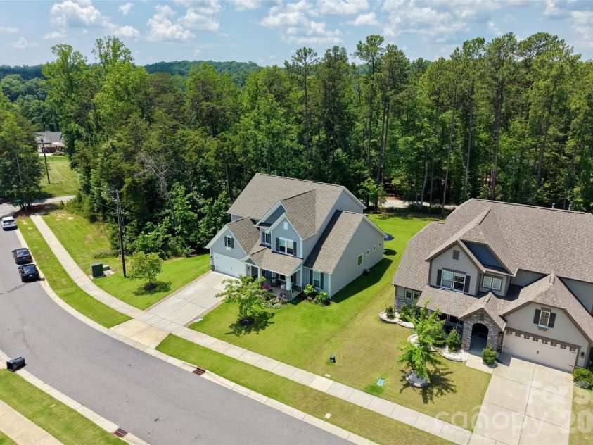 15611 Walnut Hill Drive, Charlotte, NC 28278.  MLS# CAR4393202, YatesRealty ID 31681. 