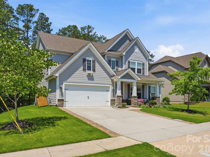 15611 Walnut Hill Drive, Charlotte, NC 28278.  MLS# CAR4393202, YatesRealty ID 31681. 