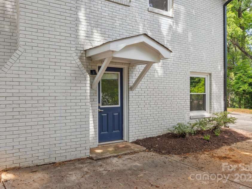 2119 Archdale Drive, Charlotte, NC 28210.  MLS# CAR4273915, YatesRealty ID 31682. 