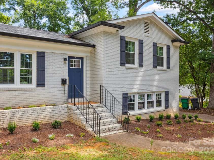 2119 Archdale Drive, Charlotte, NC 28210.  MLS# CAR4273915, YatesRealty ID 31682. 