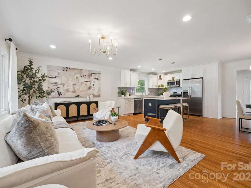 2119 Archdale Drive, Charlotte, NC 28210.  MLS# CAR4273915, YatesRealty ID 31682. 