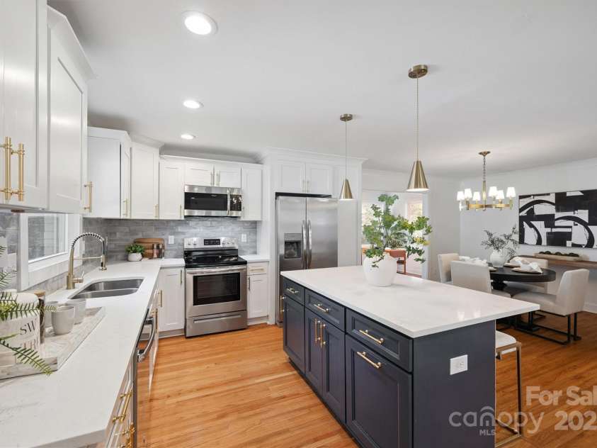 2119 Archdale Drive, Charlotte, NC 28210.  MLS# CAR4273915, YatesRealty ID 31682. 