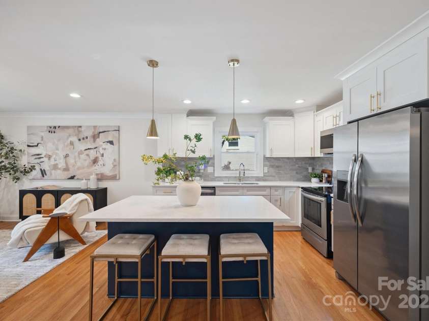 2119 Archdale Drive, Charlotte, NC 28210.  MLS# CAR4273915, YatesRealty ID 31682. 