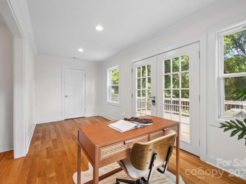 2119 Archdale Drive, Charlotte, NC 28210.  MLS# CAR4273915, YatesRealty ID 31682. 