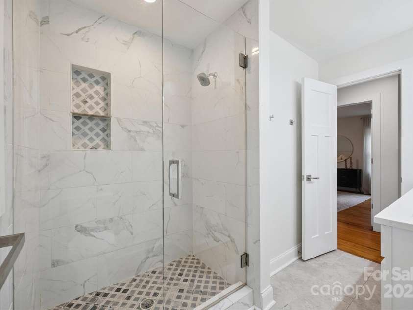 2119 Archdale Drive, Charlotte, NC 28210.  MLS# CAR4273915, YatesRealty ID 31682. 