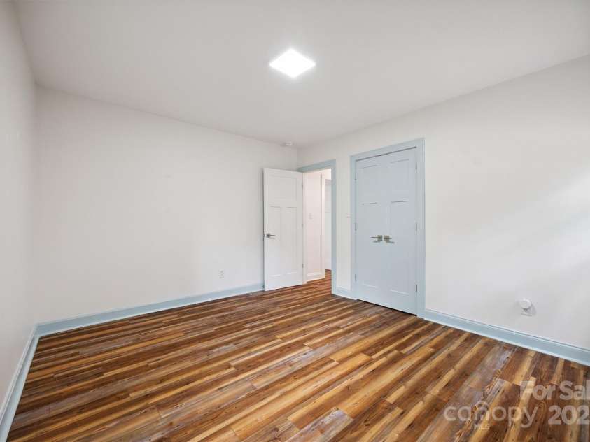 2119 Archdale Drive, Charlotte, NC 28210.  MLS# CAR4273915, YatesRealty ID 31682. 