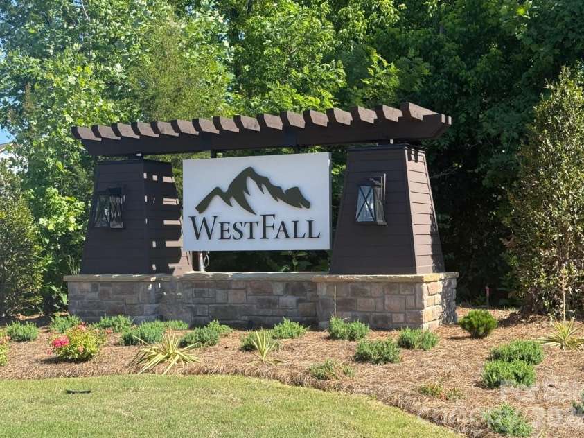 2564 Selbourne Drive, Gastonia, NC 28052.  MLS# CAR4392615, YatesRealty ID 31683. 