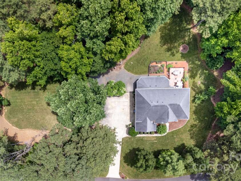 6419 Antioch Court, Matthews, NC 28104.  MLS# CAR4264351, YatesRealty ID 31684. 