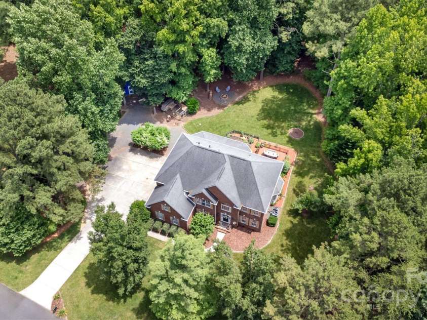 6419 Antioch Court, Matthews, NC 28104.  MLS# CAR4264351, YatesRealty ID 31684. 
