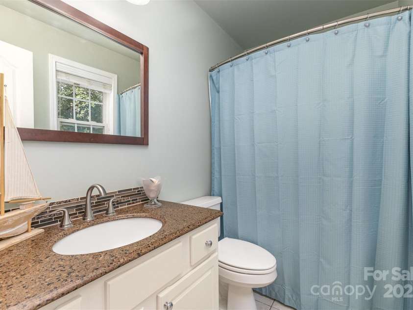 6419 Antioch Court, Matthews, NC 28104.  MLS# CAR4264351, YatesRealty ID 31684. Bed 2 Ensuite