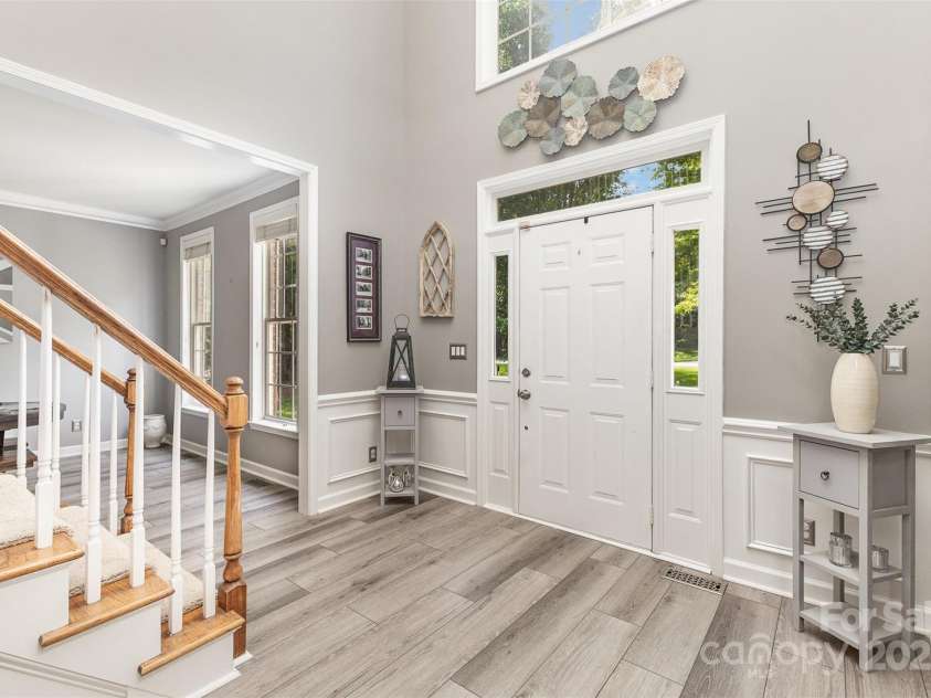 6419 Antioch Court, Matthews, NC 28104.  MLS# CAR4264351, YatesRealty ID 31684. Grand 2 Storey Foyer