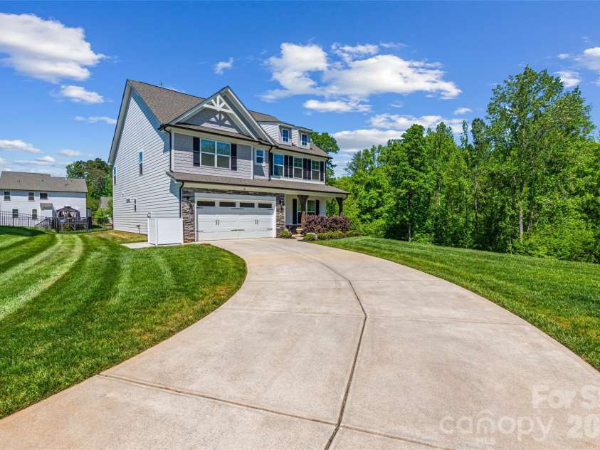 3007 Birch Creek Drive, Gastonia, NC 28054.  MLS# CAR4374210, YatesRealty ID 31687. 