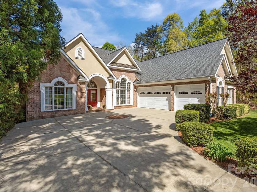 120 Laurel Ridge Drive, Statesville, NC 28677.  MLS# CAR4357901, YatesRealty ID 31688. 
