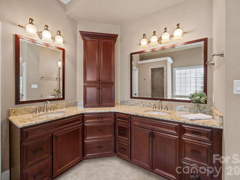120 Laurel Ridge Drive, Statesville, NC 28677.  MLS# CAR4357901, YatesRealty ID 31688. 