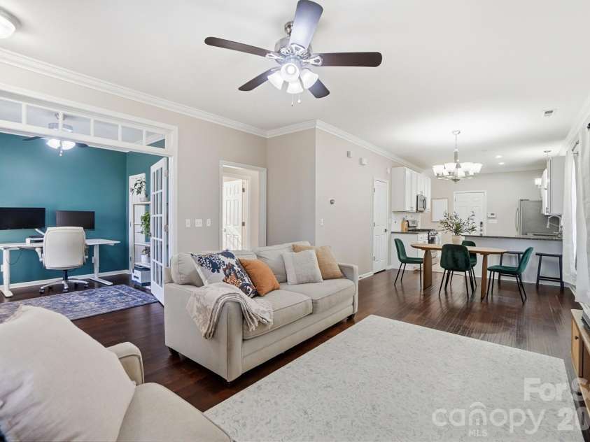 1905 Stroud Park Court, Charlotte, NC 28206.  MLS# CAR4337465, YatesRealty ID 3169. 