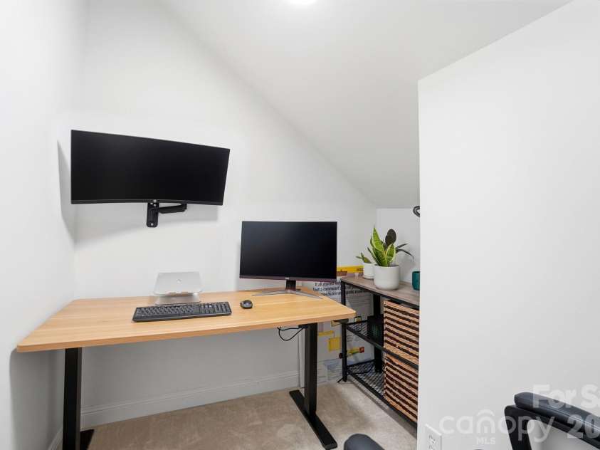 1905 Stroud Park Court, Charlotte, NC 28206.  MLS# CAR4337465, YatesRealty ID 3169. 